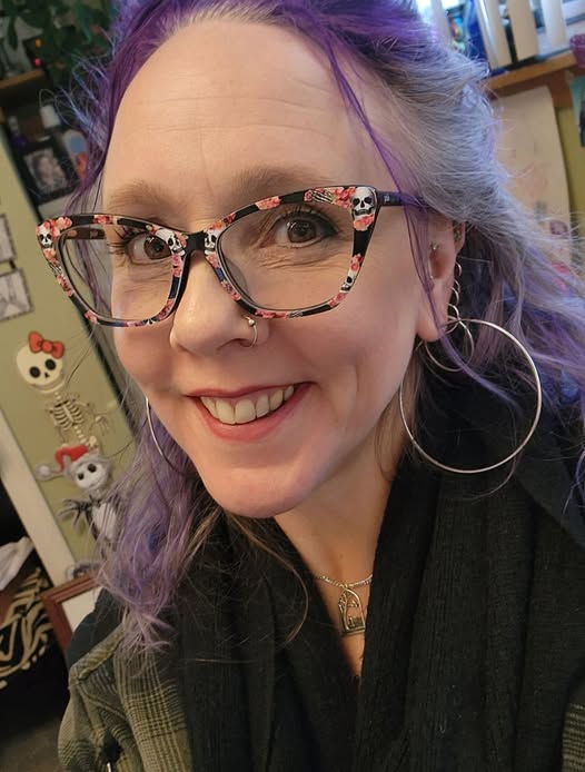 Leona Oceania Bio Photo